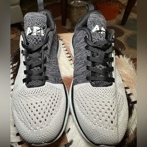 APL Women's Techloom Pro in White/Black/Cosmic Grey - Size 7 EUC